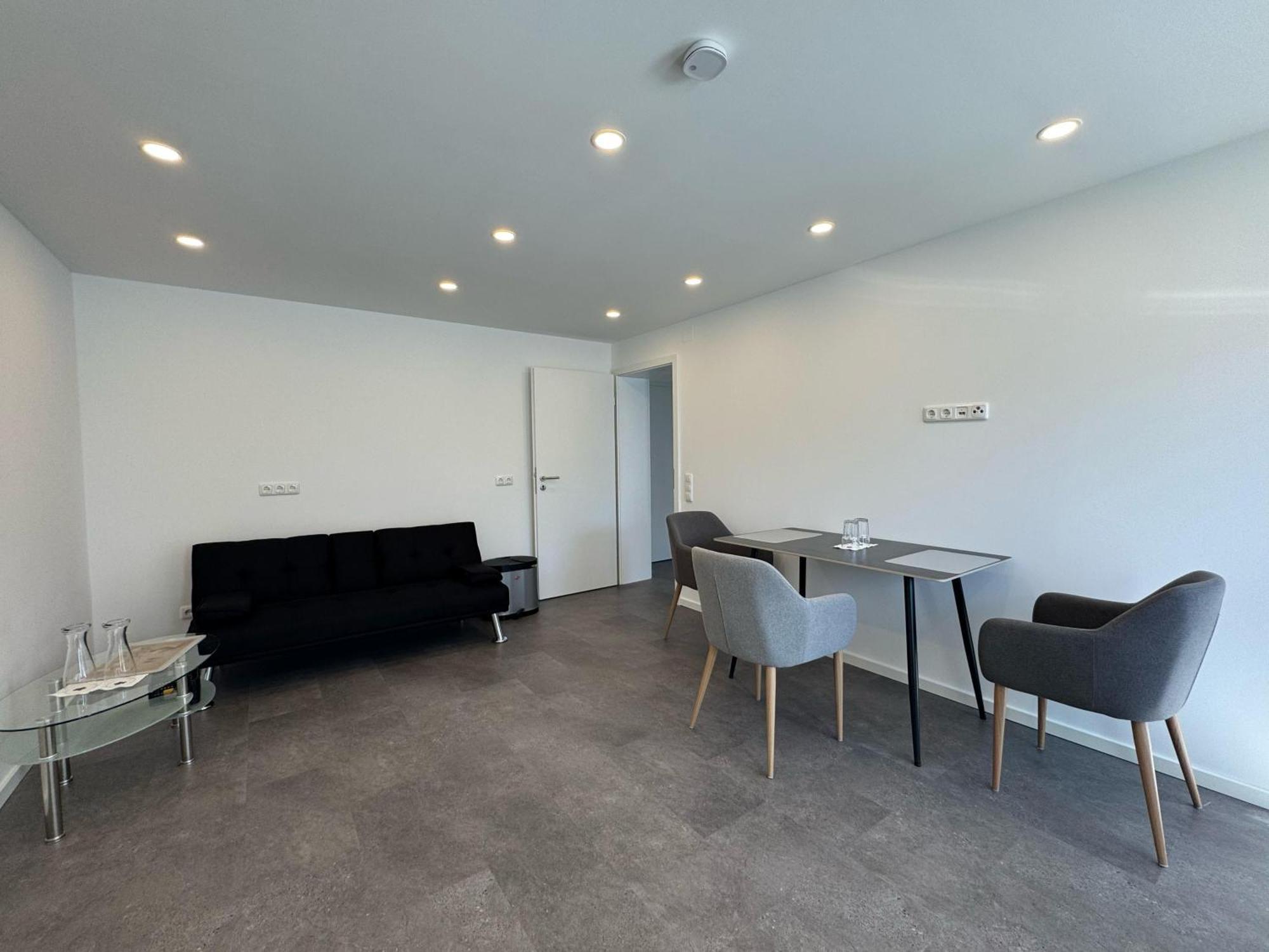 W&P Living Wohnung Mit Ausblick - Parkplatz Biberbach  Ngoại thất bức ảnh